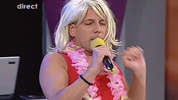 VIDEO GENIAL! Costin Marculescu s-a imbracat in Shakira si a dansat pentru Stoian!