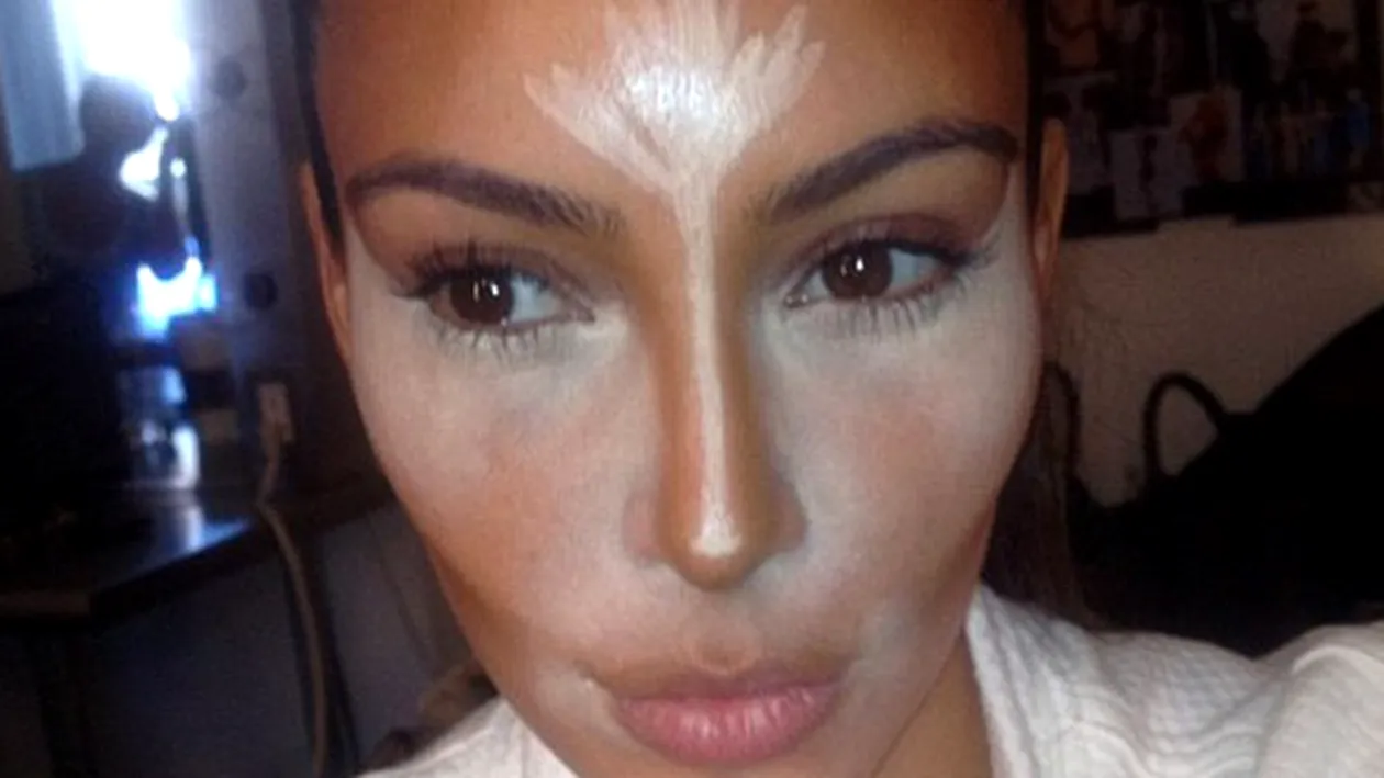 Kim Kardashian isi impartaseste secredele de make-up! Procedeul pe care il foloseste de fiecare data can iese din casa