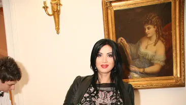 Adriana Bahmuteanu a lasat totul balta si a zburat spre Israel! Vezi aici ce barbat a dus-o la aeroport si cum s-au despartit!