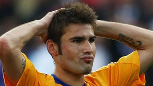 Adrian Mutu, asa cum doar sotia il vede in dormitor! A pozat gol, insa si-a acoperit partile intime cu ... IMAGINI FIERBINTI