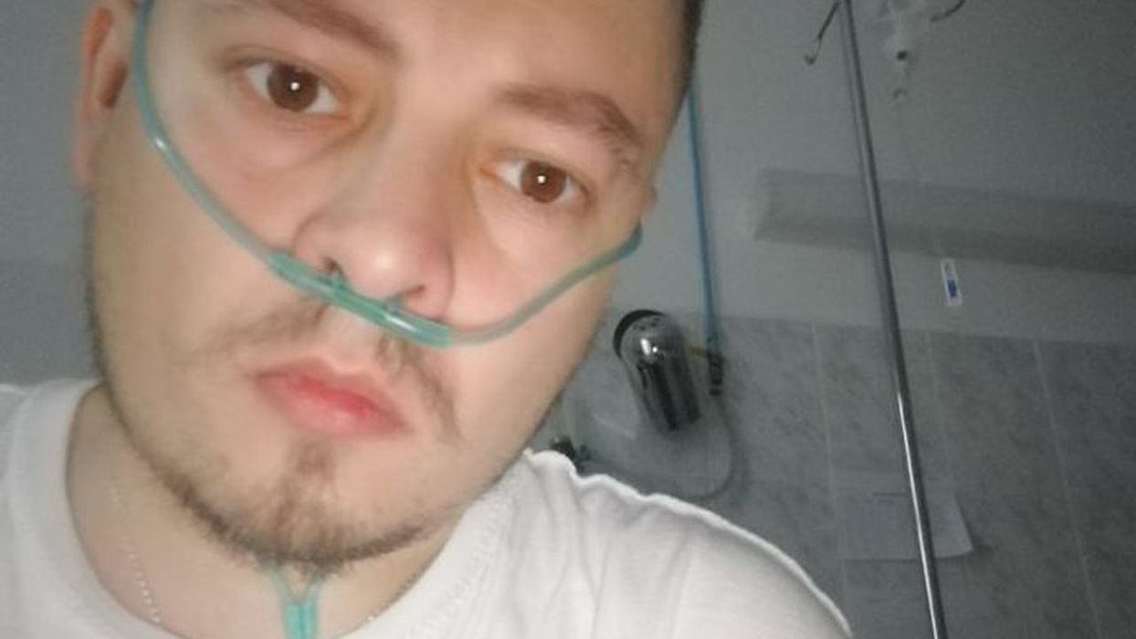 Ionuț Anghel, pacientul care aștepta de trei ani un transplant la plămâni, a murit. Ultimul mesaj postat de pe patul de spital: ”Eu mă lupt pentru fiecare zi”