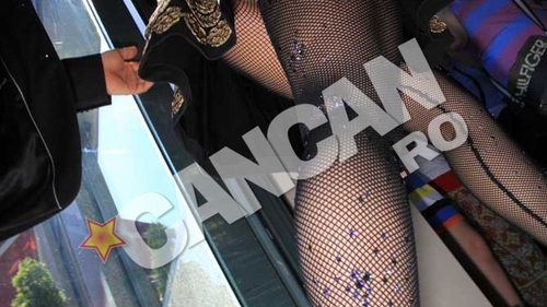 Intrebarea zilei: poarta sau nu Lady Gaga chiloti? Diva prinsa in offside! Uite imaginile dupa care plang toti paparazzii