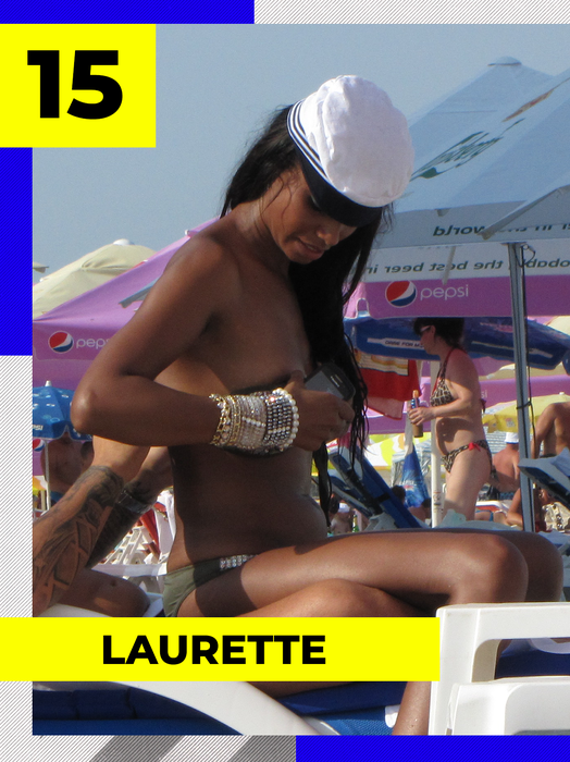 Parada bombelor sexy fără sutien. Divele din România și-au dezgolit nurii pentru bronzul perfect, sub privirile pofticioase ale bărbaților de pe plajă!