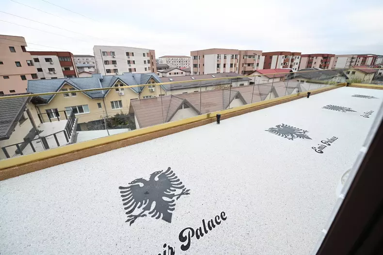 Cum arată vila lui Florin Salam, pe care a transformat-o in hotel. Doar liftul a costat 30.000 de euro