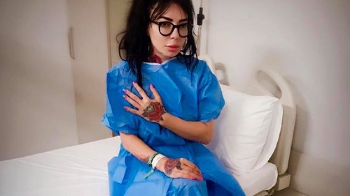 După ce s-a pozat pe patul de spital, DJ Wanda a transmis un mesaj alarmant! Fanii au izbucnit în lacrimi