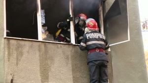 SOCANT! O femeie din Bucuresti si-a dat foc la apartament !