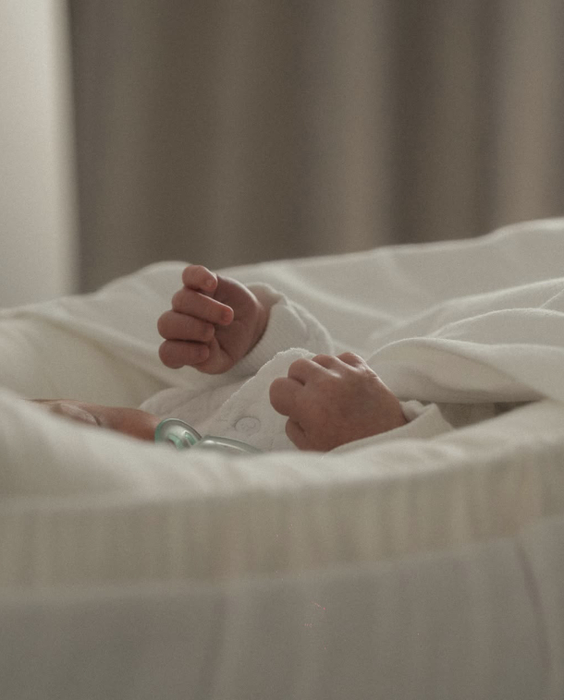 Băiețelul Francescăi Sarao și al lui Cristi Pungă a fost externat. Primele imagini cu micuțul
