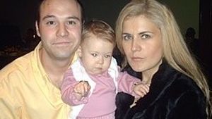 A învins cancerul şi acum e aproape o domnişoară! Liana Stanciu şi Mihai de la Bere Gratis au o mândreţe de fată