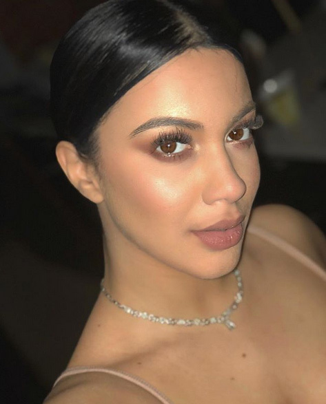 Fotografia în care Betty Salam seamănă uimitor cu Kim Kardashian