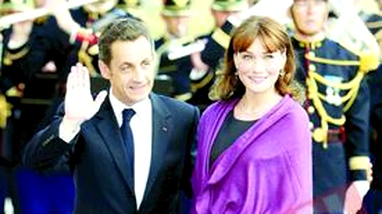 O fata Bond i-a dat cu flit lui Sarkozy