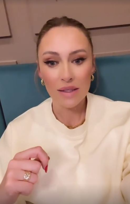 Ioana Chișiu, dezvăluiri copleșitoare despre divorțul de tatăl fiicelor sale: “Nu vreau să mă judecați”. Am aflat cine este și cu ce se ocupă noul iubit al blondei