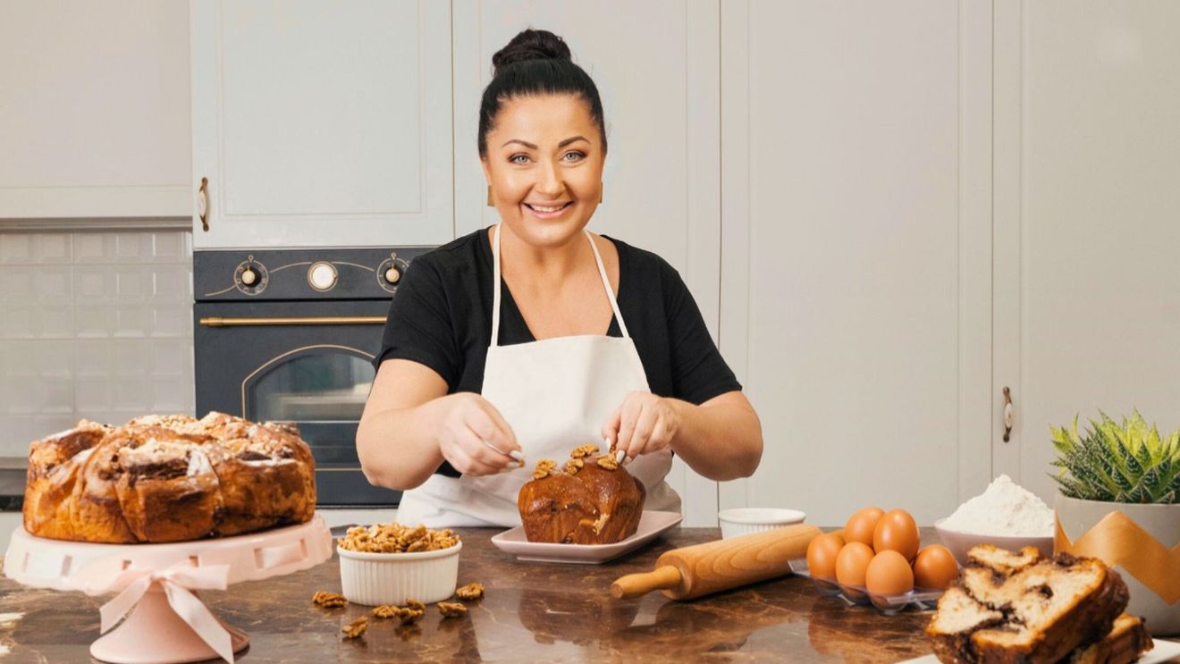 Ce preț are un cozonac vândut de Gabriela Cristea. Prezentatoarea de la Antena Stars a dat lovitura cu noua afacere