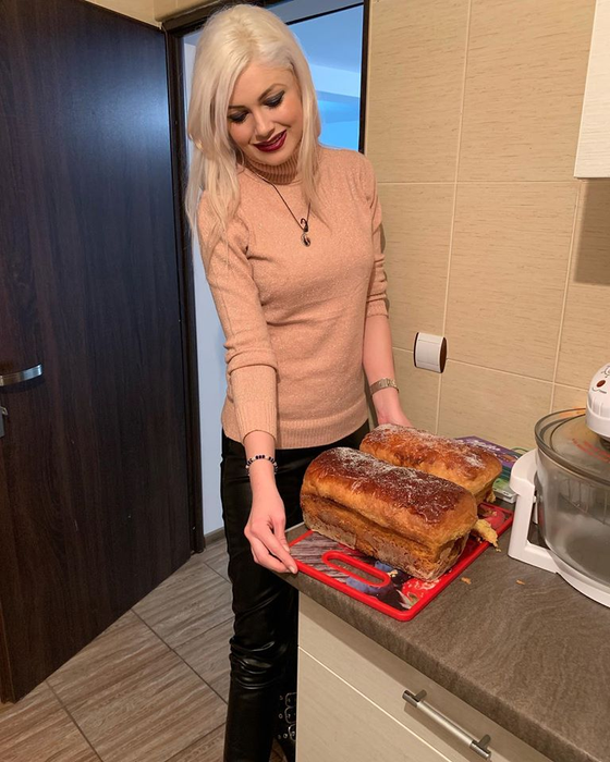 Flavia Apostol cântărea în 2013 doar 35 de kilograme. Cum arată acum, după ce s-a îngrășat