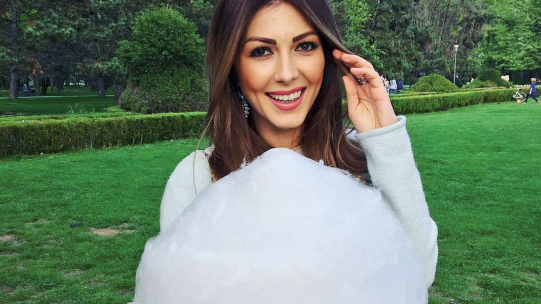 Ilinca Vandici, aşa cum nu ai mai vazut-o până acum! Viaţa vedetei în imagini!