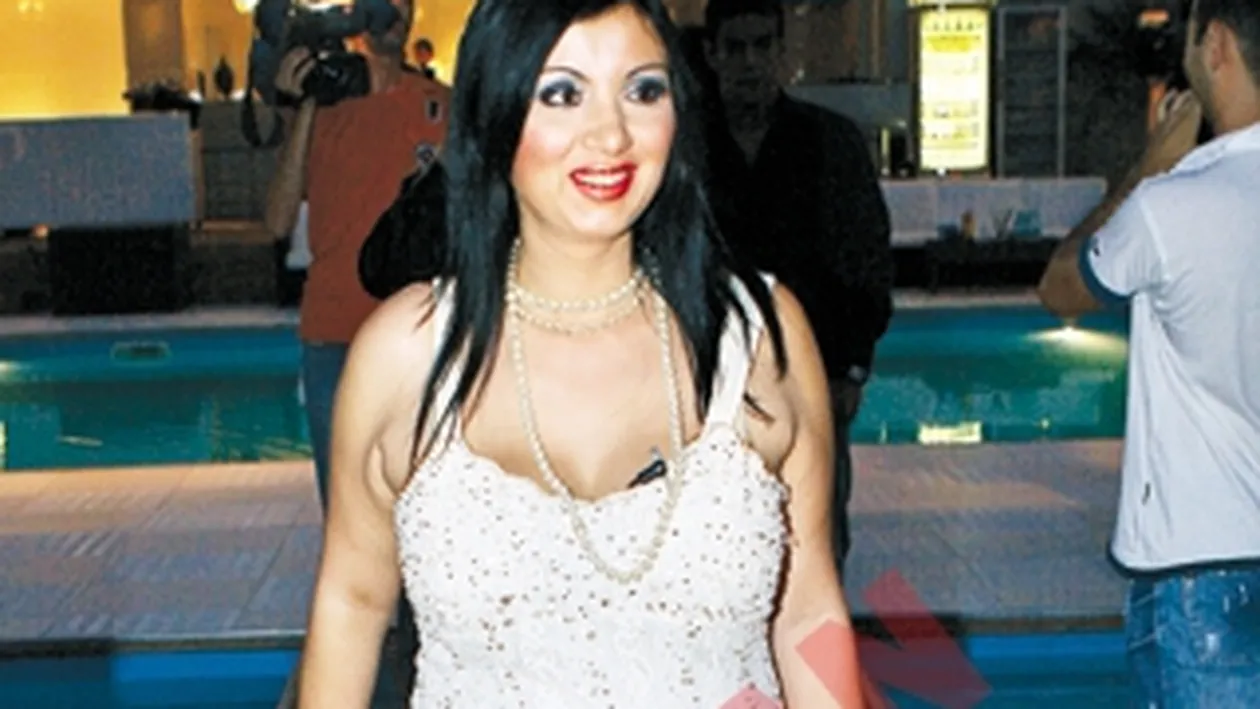 Andreea Tonciu a plans in direct de dorul Adrianei Bahmuteanu! Vezi aici ce a zis Adriana!