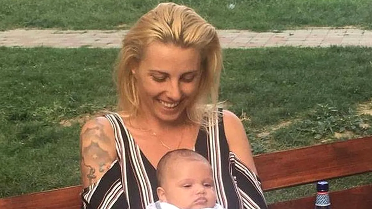 Alina Plugaru s-a pozat cu bebelușul: „Să-ți trăiască!”