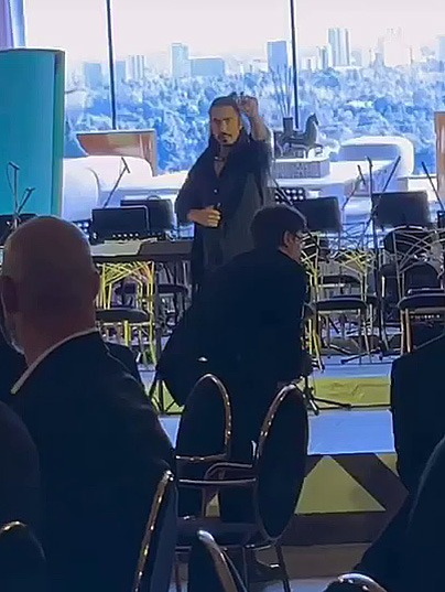 Vedetele autohtone au luat cu asalt Palatul Regal / (Sursa: Instagram)