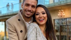 Vlăduţa Lupău se laudă pe internet cu bolidul de 70.000 de euro al soţului! Cum arată maşina de lux în care artista se plictiseşte teribil