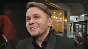 Am aflat secretul hype-ului!  Codin Maticiuc: ”Sunt un produs social media”