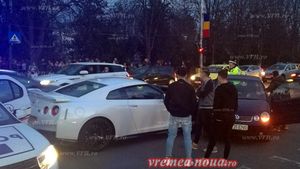 Accident teribil la Bârlad! Un bolix de lux de 82 000 de euro s-a ciocnit cu un VW