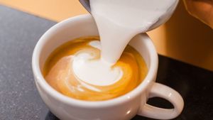 Medicii nu pun niciodată lapte în cafea, iar motivul e surprinzător! Uite ce se întâmplă în corpul tău