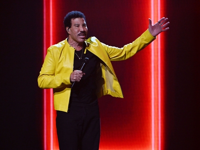 Lionel Richie a ajuns la Terapie Intensivă după un concert. Ce s-a întâmplat cu artistul în vârstă de 77 de ani