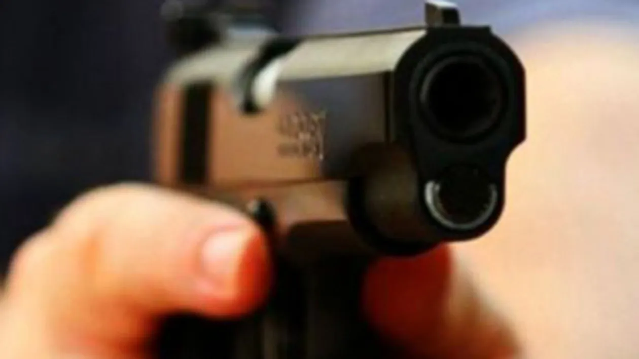 S-au tras focuri de armă în centrul Capitalei, pentru oprirea unui şofer