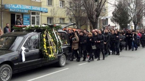 Doliu urias în România, chiar de 1 Decembrie! A murit la 8 luni după fiica ei! Au făcut anunţul la miezul nopţii