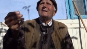 Un veteran de război ar putea ajunge în spatele gratiilor, la 92 de ani! Ce făcea cu biletele CFR gratuite
