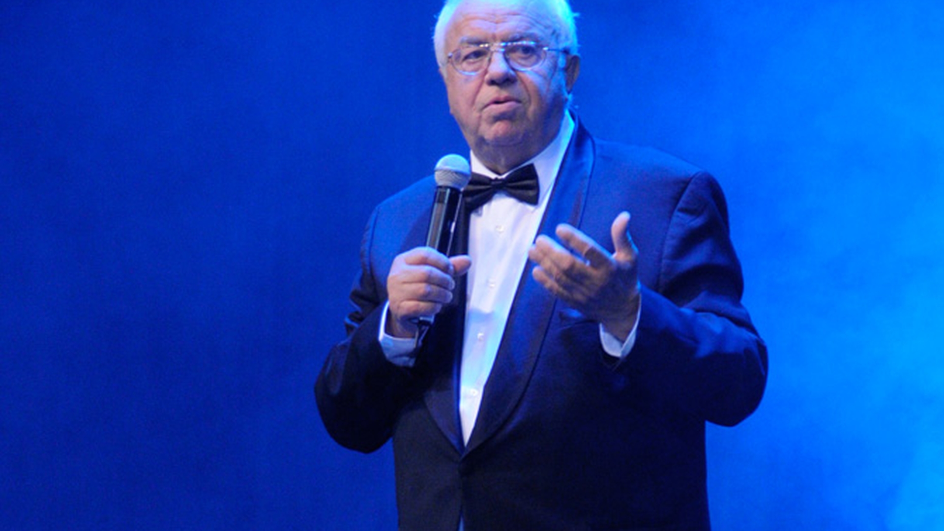 Alexandru Arsinel a fost operat pe coloana! S-a dus singur la spital!
