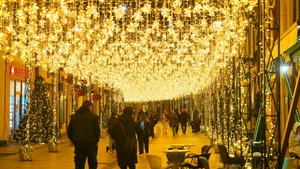 Târguri de Crăciun ieftine în Europa. Un oraș din România e pe listă, cu cazare de 120 de lei/ noapte