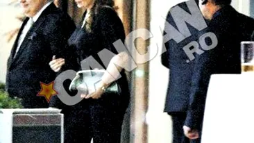 Jean Valvis tine la brat o doamna de vis. A parasit Oscarurile in limuzina germana cu sofer personal