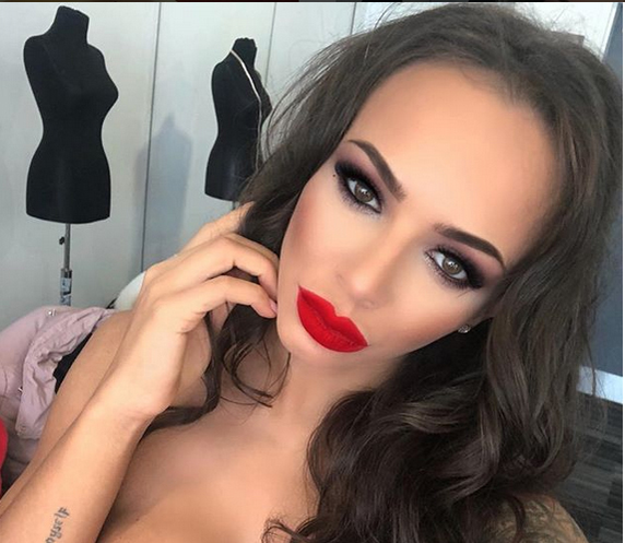 Cât câștigă una dintre cele mai bine cotate animatoare de la noi! Jessica este o adevărată bombă sexy: ”Nu mi-e rușine, este o muncă cinstită și grea!”