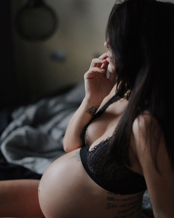 Fabulos! Cum arată abdomenul bloggeriței Ioana Grama la doar 12 zile după ce a născut
