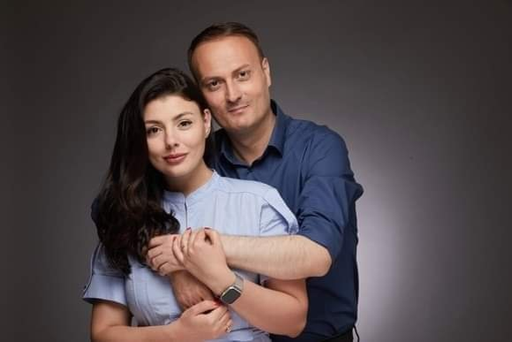 De Ziua Națională a României, Alexandru Cumpănașu a publicat o fotografie cu cei trei copii ai săi. Cum arată micuții