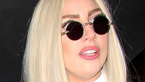 Lady Gaga, devastată de incendiul din Brazilia, în care au murit 232 de oameni! Uite-o pe artistă cum se roagă înlăcrimată!