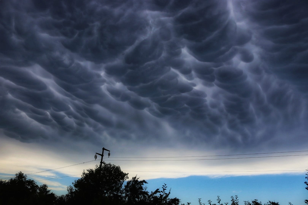 Norii mammatus și-au făcut apariția în Gorj /Foto: Facebook - Darius Norocea