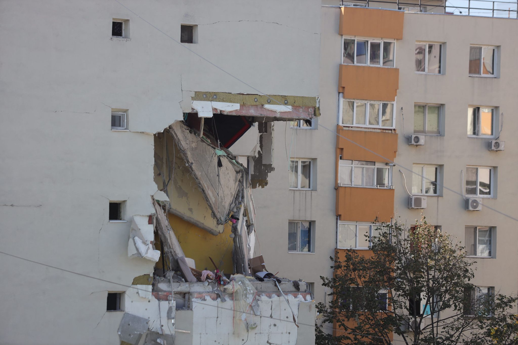 Explozie puternică într-un bloc de 8 etaje din cartierul Rahova/ sursă foto: ISU București
