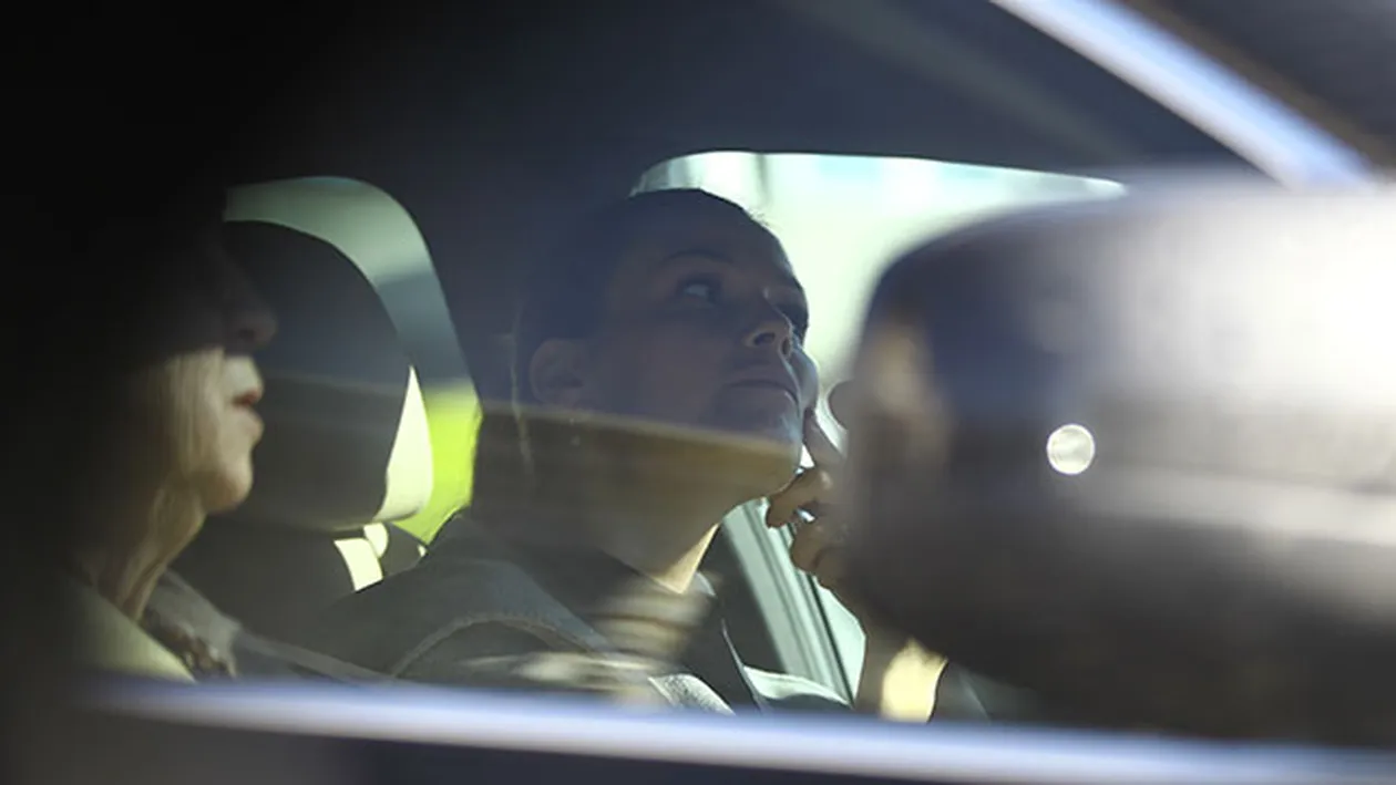 Imagini de senzaţie realizate de paparazzi CANCAN cu nevasta lui Adi Sîna! Anca, tu chiar eşti gravidă?!