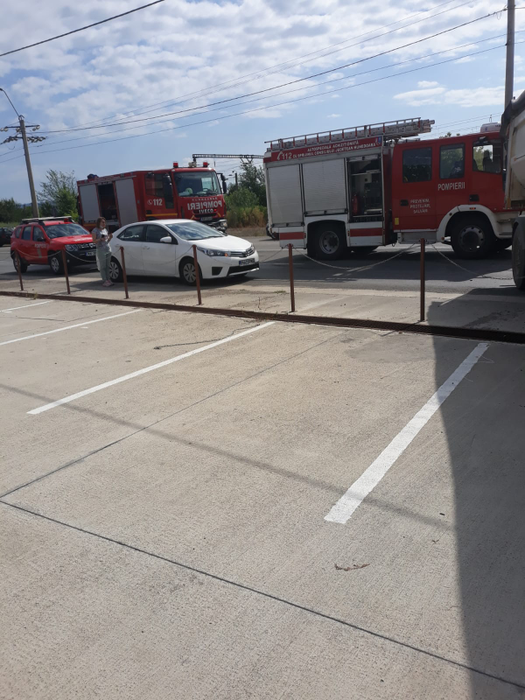 Accident sinistru în Hunedoara. Un tată a murit sub privirile fiului său de trei ani. Un stâlp s-a prăbușit peste mașina în care erau cei doi