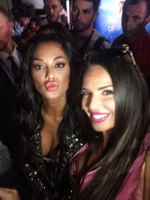 FOTO + VIDEO. Loulou și Nicole Scherzinger, “surori” la “Cerbul de Aur”! Ce gest a făcut, în timpul recitatului, artista din SUA pentru iubita lui Luis Lazarus