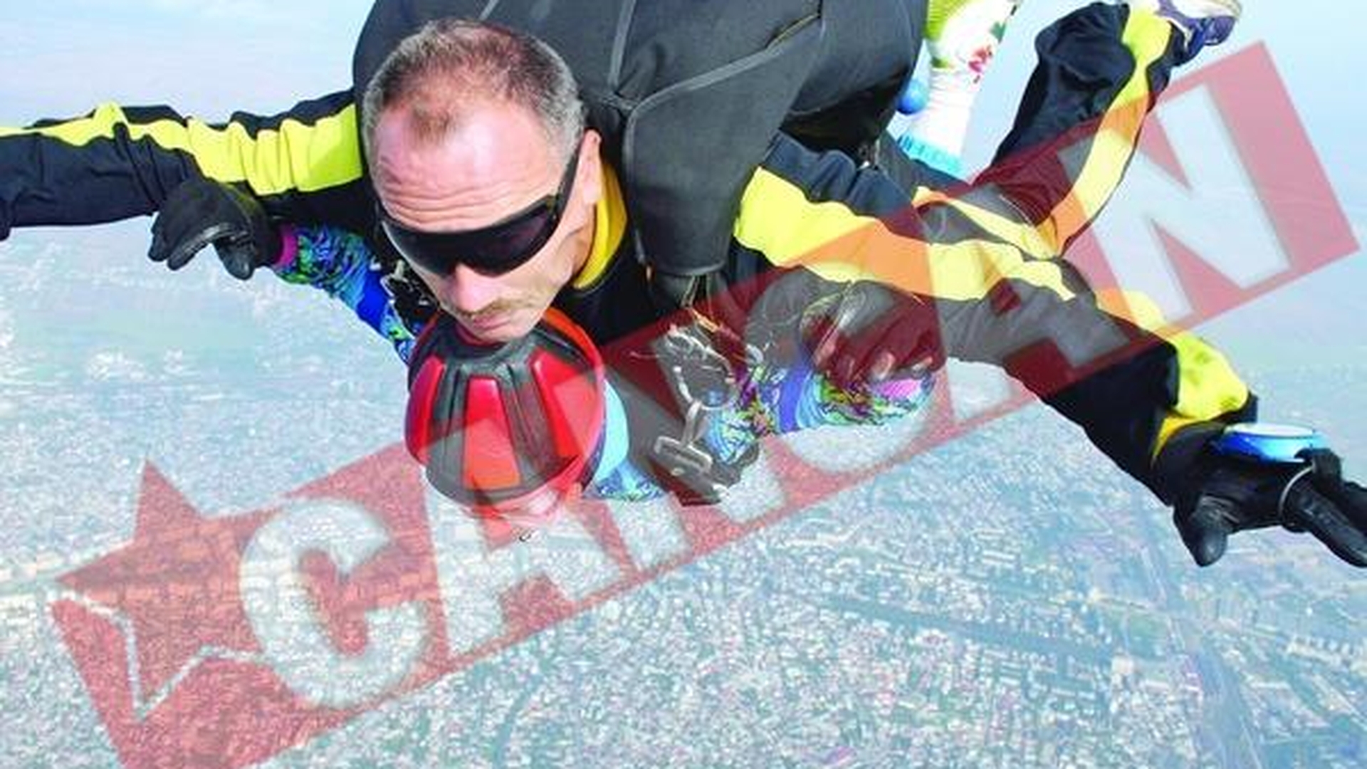 Cea mai tanara parasutista din lume e o sibianca