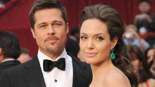 Brad Pitt işi spală imaginea după ce Angelina Jolie l-a făcut alcoolist şi tată denaturat. Ce a organizat actorul