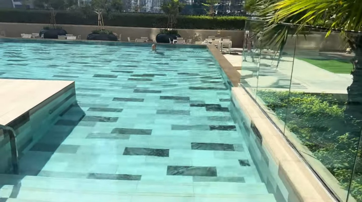 Cum arată apartamentul din Dubai al lui Armin Nicoară și al Claudiei Puican! E aproape de Burj Khalifa și se poate închiria
