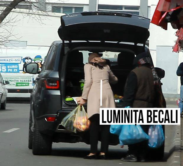 Luminița Becali, încărcată cu sacoșe