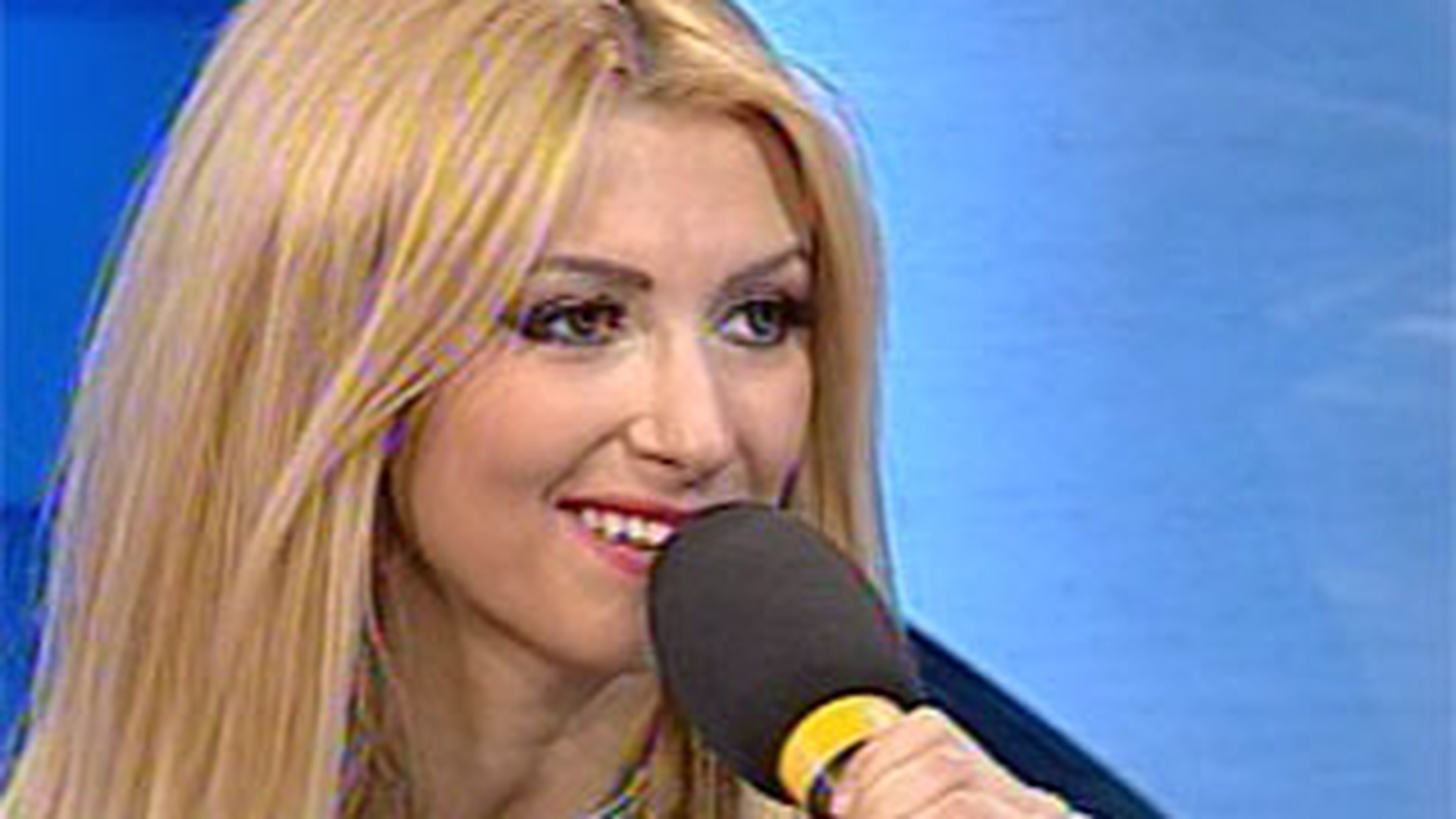Andreea Balan e sasaita dupa ce si-a pus aparat dentar
