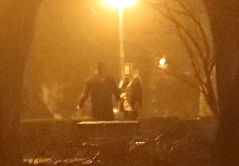Prințesica celebrului multimilionar, discuții nocturne în Herăstrău cu ”omul de casă” al tăticului!