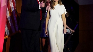 Melanie Trump a cheltuit o sumă colosală pe ţinuta pe care a purtat-o la prima apariţie în calitate de soţie a preşedintelui Americii