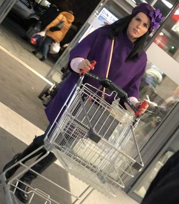 Lavinia Pârva, la cumpărături într-un supermarket din Capitală