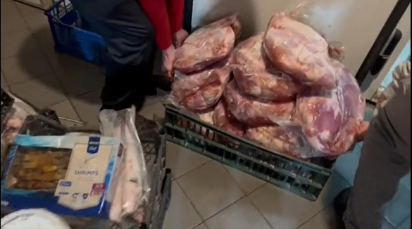 Alimente depozitate greșit într-un restaurant din Constanța. Foto: TikTok